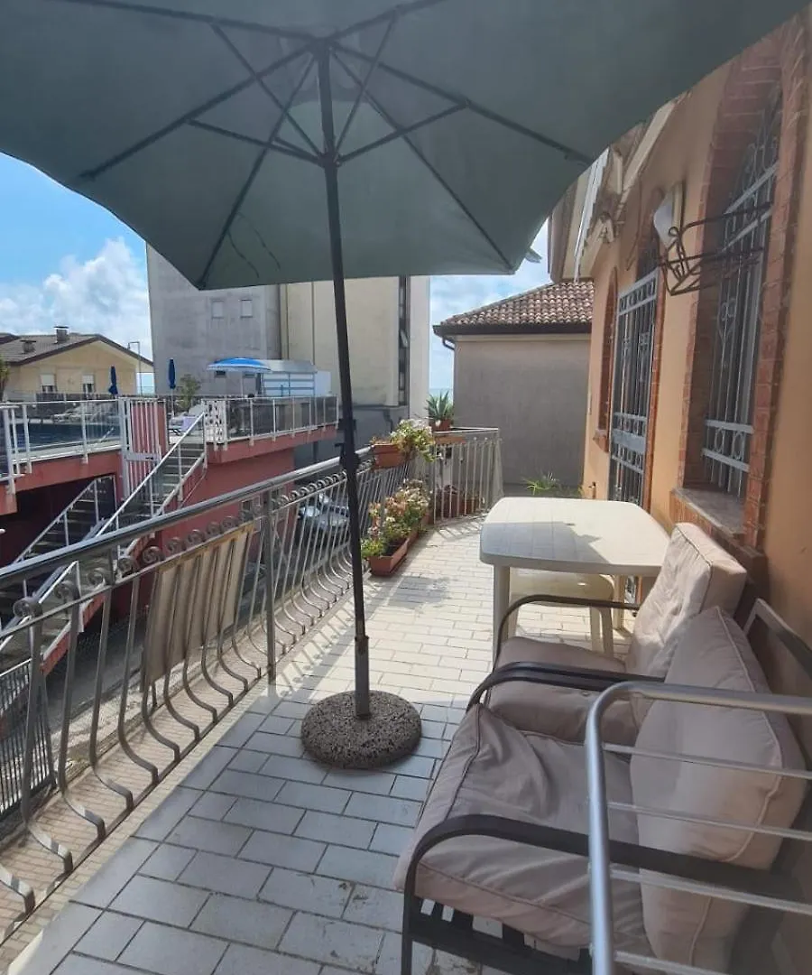 30Mt Dalla Spiaggia Con Terrazza Vista Mare Villa Lido di Jesolo 0*,  İtalya